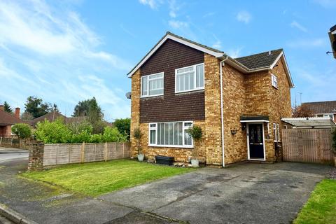 Cranleigh Court, FARNBOROUGH GU14 4 bed detached house for sale