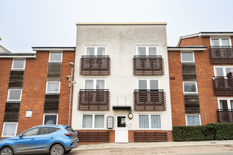 Tye Road, Ipswich IP3 2 bed flat for sale