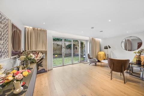 Wedgewood Mews, Fulham, SW6 4 bed end of terrace house for sale