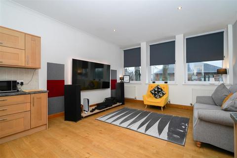 123 Cadzow Street, Hamilton ML3 2 bed flat for sale