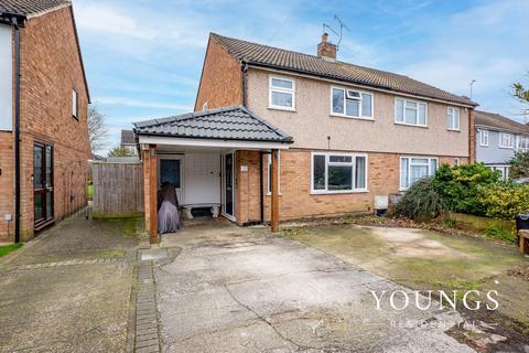 Dorothy Gardens, Benfleet, SS7 3 bed semi