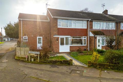 Ingram Avenue, Aylesbury HP21 4 bed end of terrace house for sale