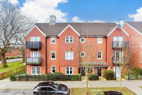 Webber Street, Horley, Surrey 2 bed apartment for sale