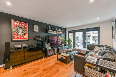 Bramah Road, Oval, London, SW9 2 bed flat for sale