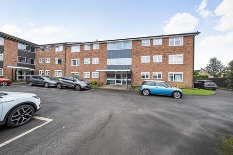 Prestbury, Gloucestershire GL52 2 bed apartment for sale