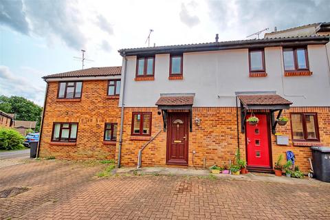 Page Hill, Ware SG12 2 bed terraced house for sale