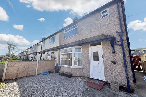 Clwyd Avenue, Abergele, LL22 7NF 3 bed semi
