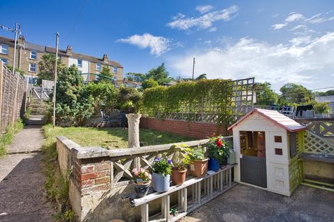 Winchelsea Street, Dover, CT17 2 bed terraced house for sale