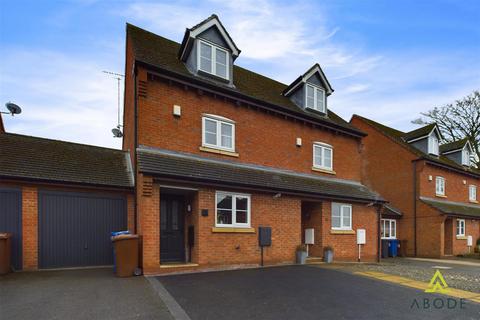 Bowling Green Road, Uttoxeter ST14 3 bed semi