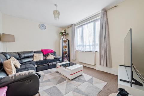 Warwick Grove, London, E5 2 bed flat for sale