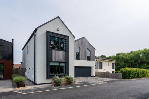 Wood Crescent, Bicester OX25 5 bed detached house for sale