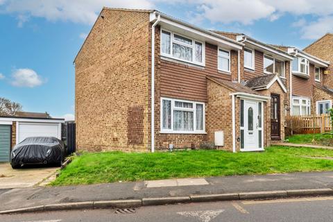 Burns Road, Royston SG8 3 bed end of terrace house for sale