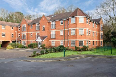 Walton Road, Bushey 2 bed flat for sale