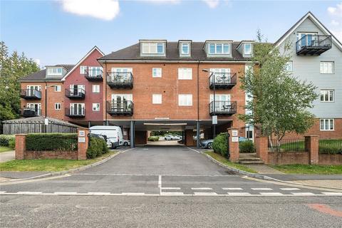 Cardew Court, Crowthorne Road, Bracknell 2 bed apartment for sale