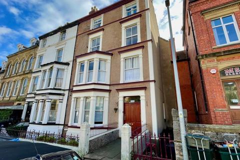 Llewelyn Avenue, Llandudno 2 bed flat for sale