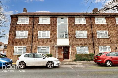 Whalebone Lane South, Dagenham 1 bed apartment for sale