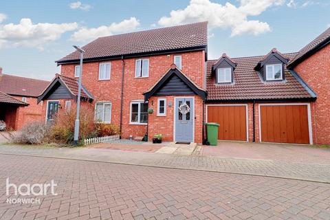 Chopyngs Dole Close, Norwich 4 bed semi