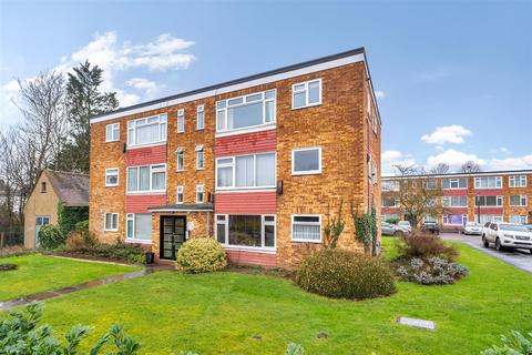 Coldharbour Lane, Bushey WD23 2 bed flat for sale