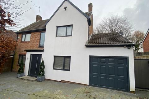 130 Chadderton Park Road, Chadderton... 5 bed detached house for sale