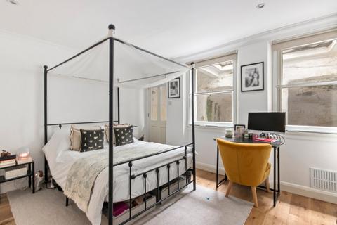 Becklow Road, London W12 2 bed flat for sale