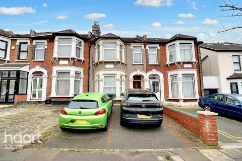 Empress Avenue, Ilford 2 bed flat for sale