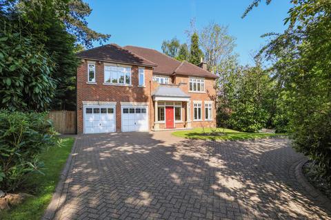 Old Avenue, Weybridge, Surrey, KT13 6 bed detached house for sale