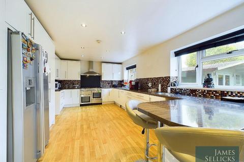 Severn Road, Oadby, Leicestershire 5 bed detached house for sale