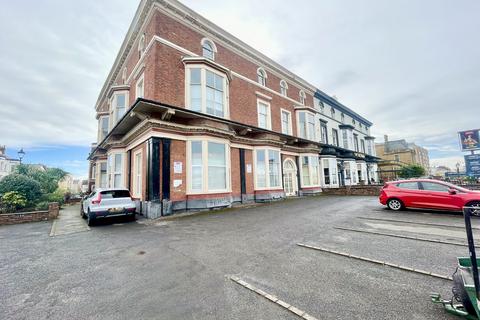 Promenade, Southport PR9 1 bed flat for sale
