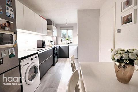 Stonefield Park, Maidenhead 2 bed terraced house for sale