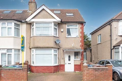 Glenalmond Road, Harrow, HA3 3 bed flat for sale