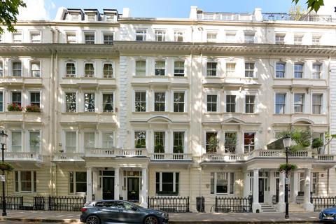 Cornwall Gardens, South Kensington SW7 2 bed apartment for sale