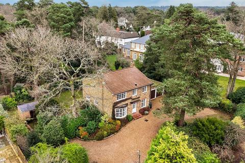 Tekels Avenue, Camberley, Surrey, GU15 4 bed detached house for sale