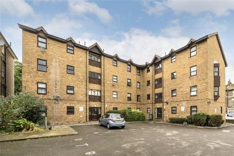 Stephens Court, 82 Endwell Road... 2 bed apartment for sale