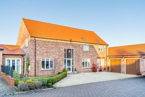 Pecketts Close, Sheriff Hutton, York 5 bed link detached house for sale