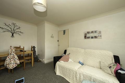 Dean Court, Halifax HX3 2 bed flat for sale