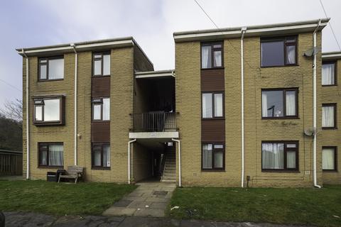 Dean Court, Halifax HX3 2 bed flat for sale
