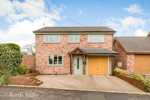 Boundary Lane, Cheshire CW12 3 bed detached house for sale