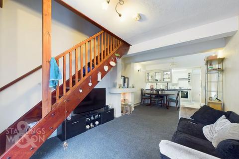 Nelson Road North, Great Yarmouth 2 bed end of terrace house for sale