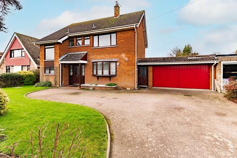 Bately Avenue, Gorleston 3 bed detached house for sale