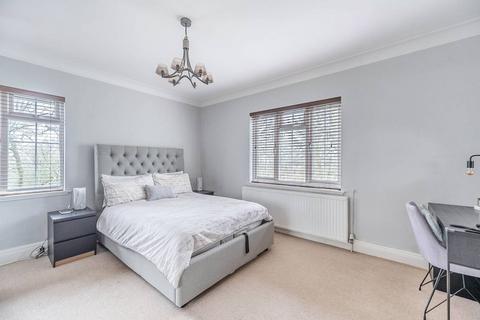 Herga Court, Harrow on the Hill... 2 bed flat for sale