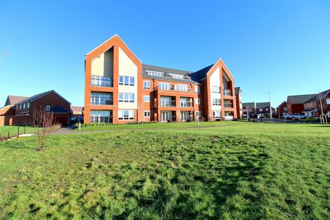 5 Newlands Place, Seaford 2 bed flat for sale