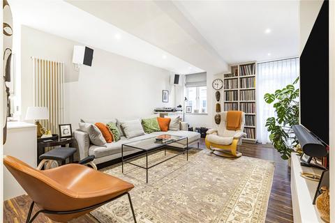 Goswell Road, London, EC1V 2 bed apartment for sale