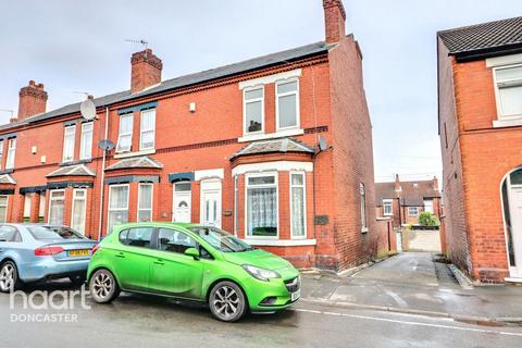 Earlesmere Avenue, Balby, Doncaster 3 bed end of terrace house for sale