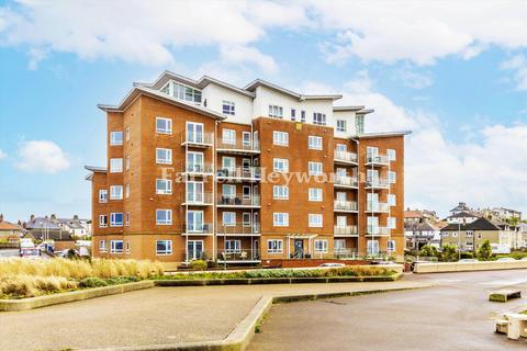 Sandylands Promenade, Morecambe LA3 1 bed flat for sale
