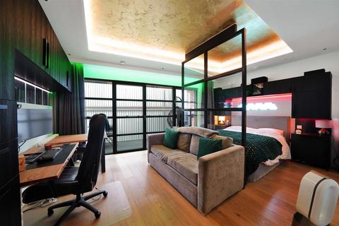 Astell House, London City Island, E14 Studio for sale