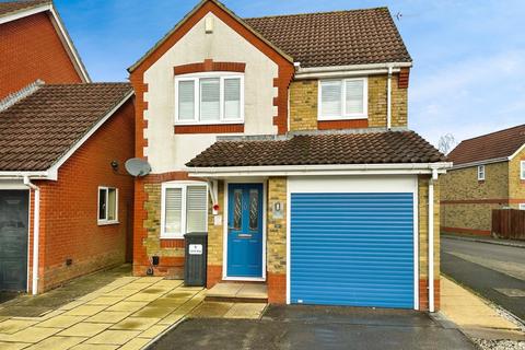 Corfe Way, Farnborough, Hampshire 3 bed detached house for sale