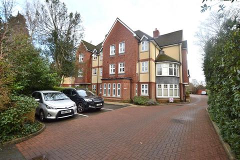 Branksomewood Road, Fleet GU51 2 bed apartment for sale