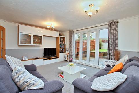 Byron Avenue, Borehamwood 3 bed end of terrace house for sale