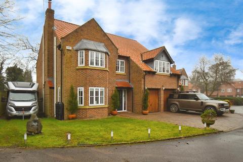 Woodland Rise, Sproatley, Hull 6 bed detached house for sale