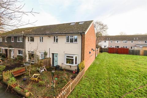 Brookhouse Road, Farnborough GU14 4 bed end of terrace house for sale